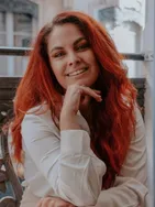 Laura vous présente ses services sur la plateforme Wooskill.