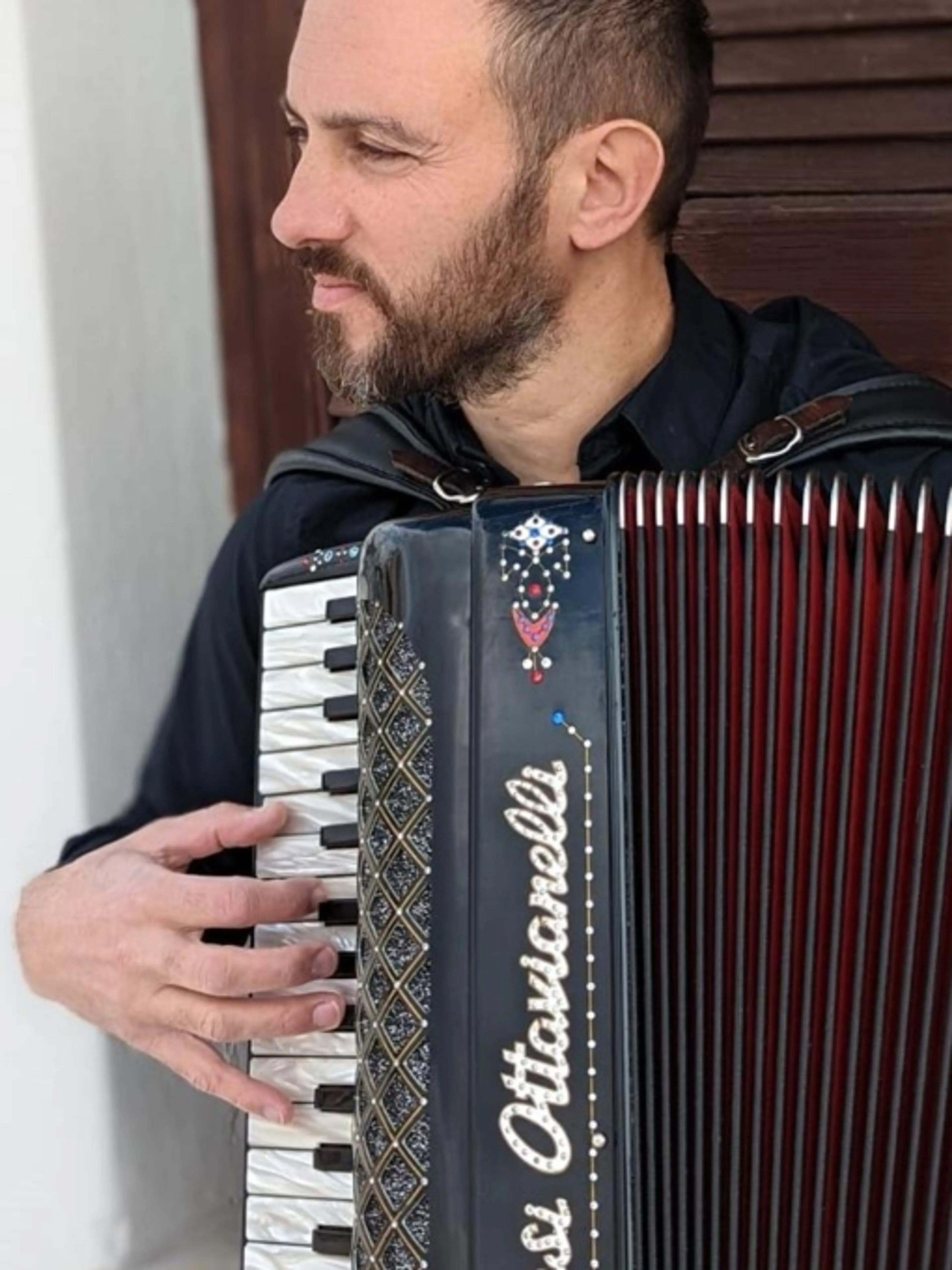 Image de présentation pour l'offre Explorez la passion du chant avec un professeur argentin expérimenté ! par PABLO