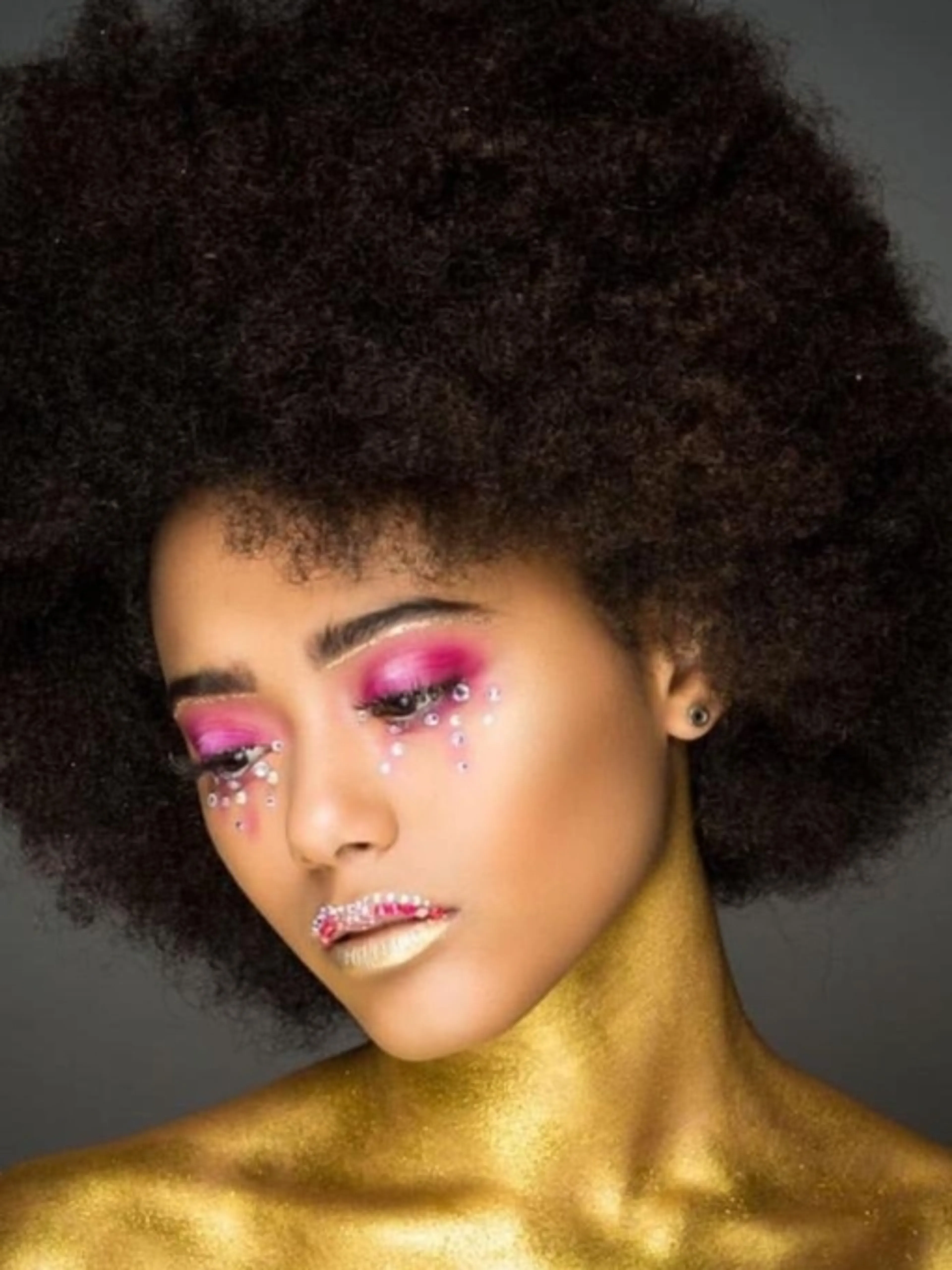 Image de présentation pour l'offre Cours de maquillage et auto maquillage pour débutant . par Ambre