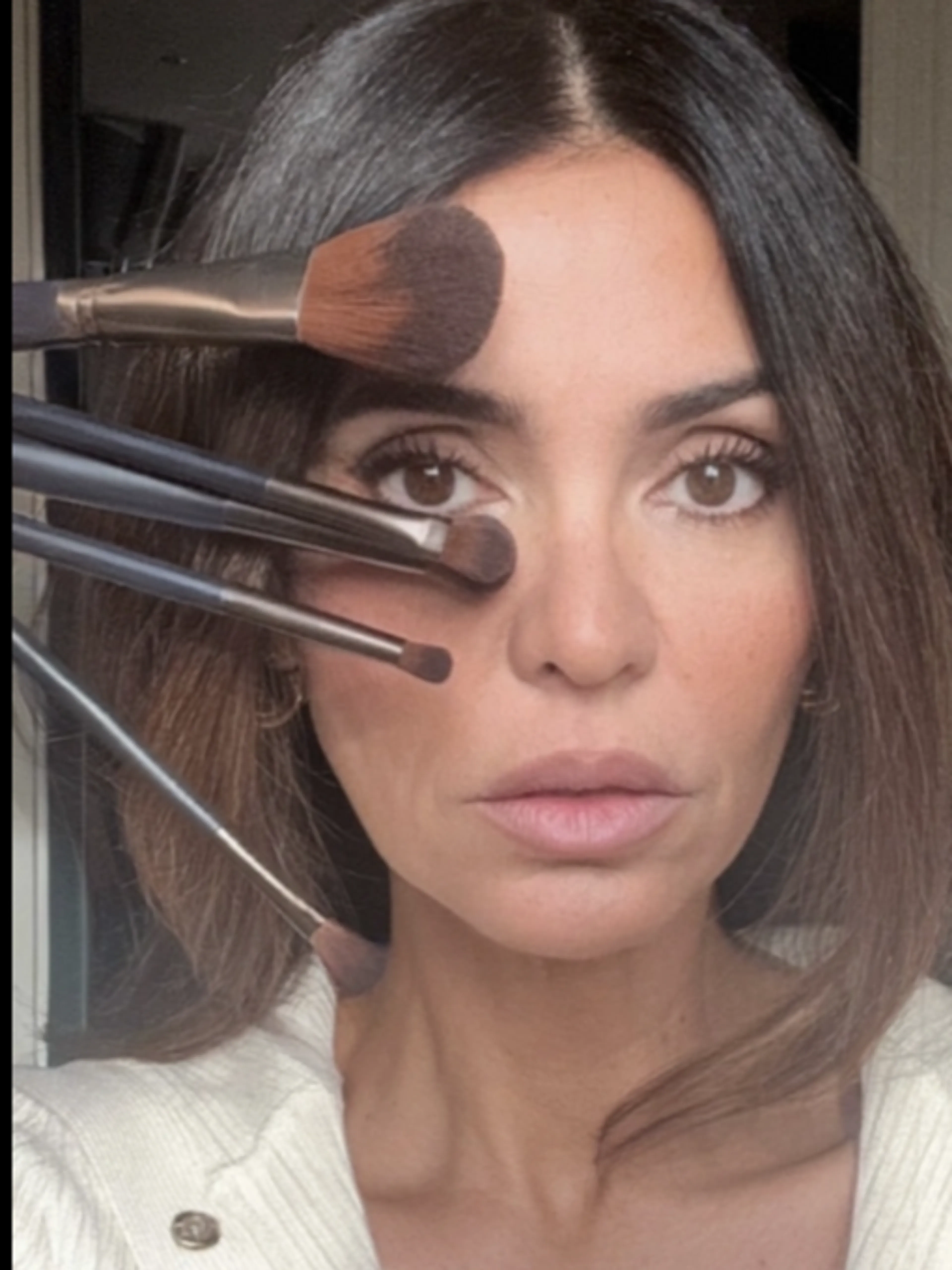 Image de présentation pour l'offre Masterclass -Sublimer et corriger le regard : maquillage selon la forme des yeux par Deborah Azria