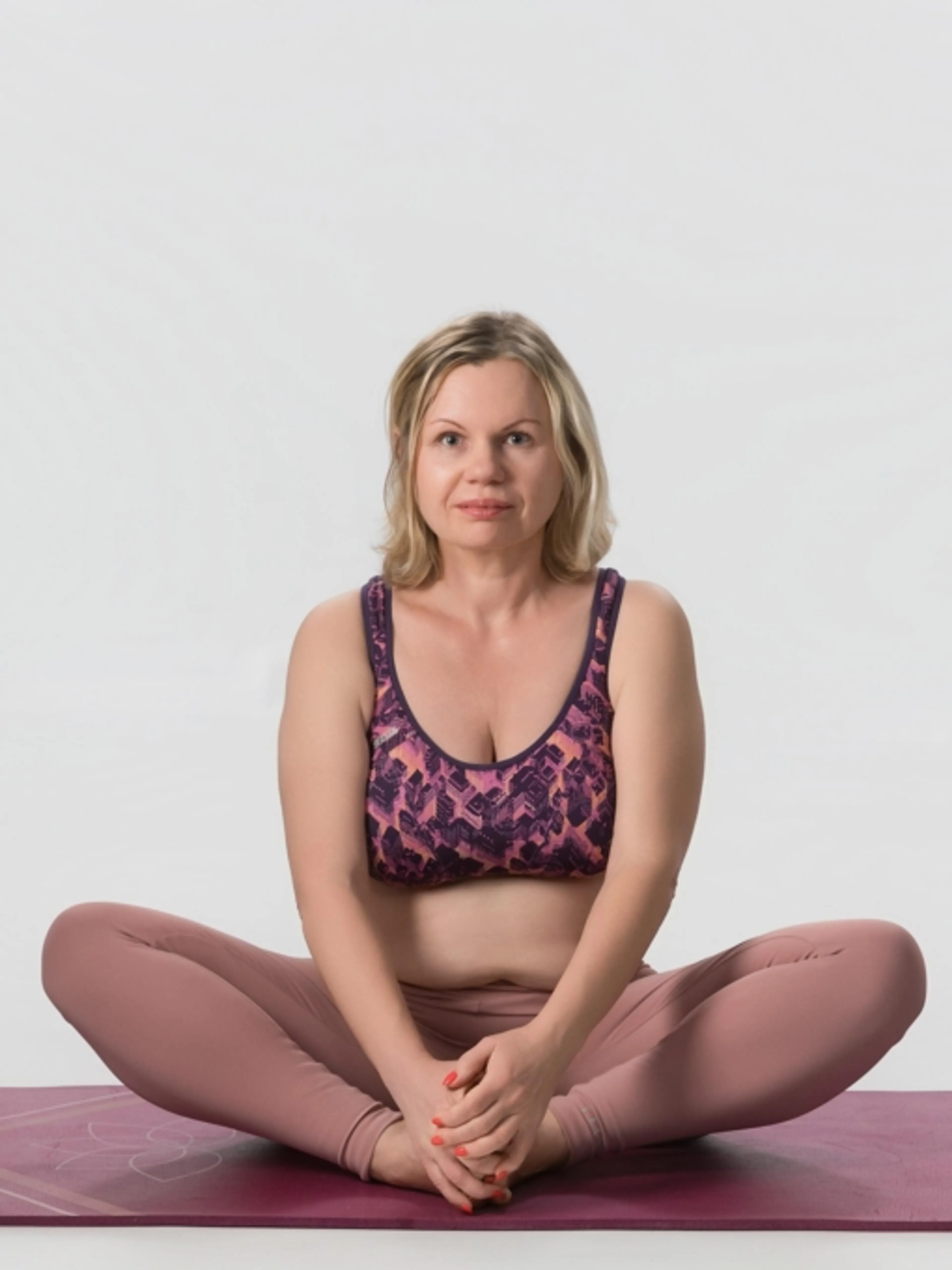 Image de présentation pour l'offre Matin radieux: énergie et équilibre hormonal en15 minutes top chrono - pour les femmes actives et très occupées (7) par Elena.Yoga Equilibre Hormonal