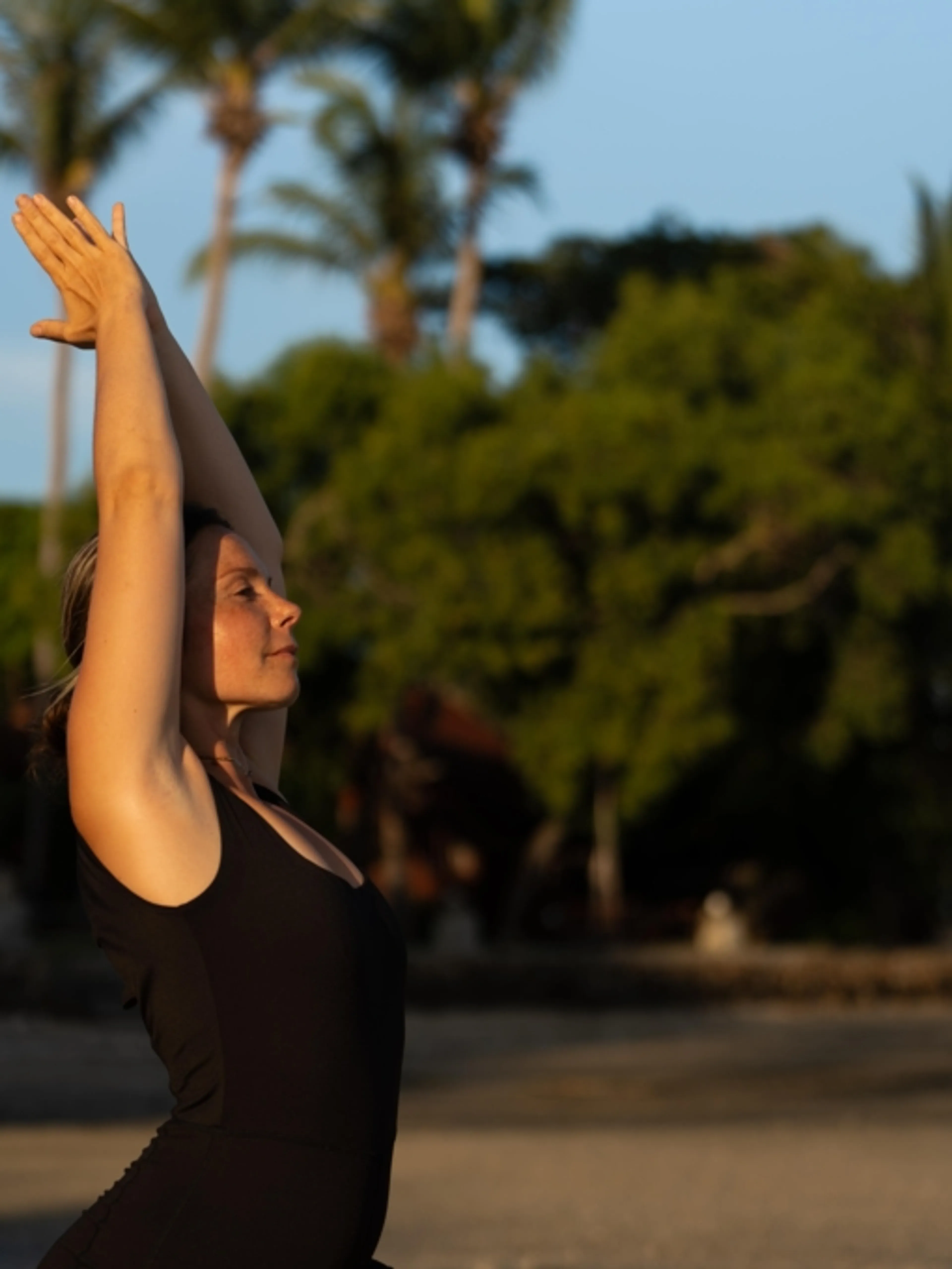 Image de présentation pour l'offre Cours personnalisé : Yoga + Pilates, adapté a vos besoins, pour retrouver un corps mobile, flexible et sans douleurs par Julie