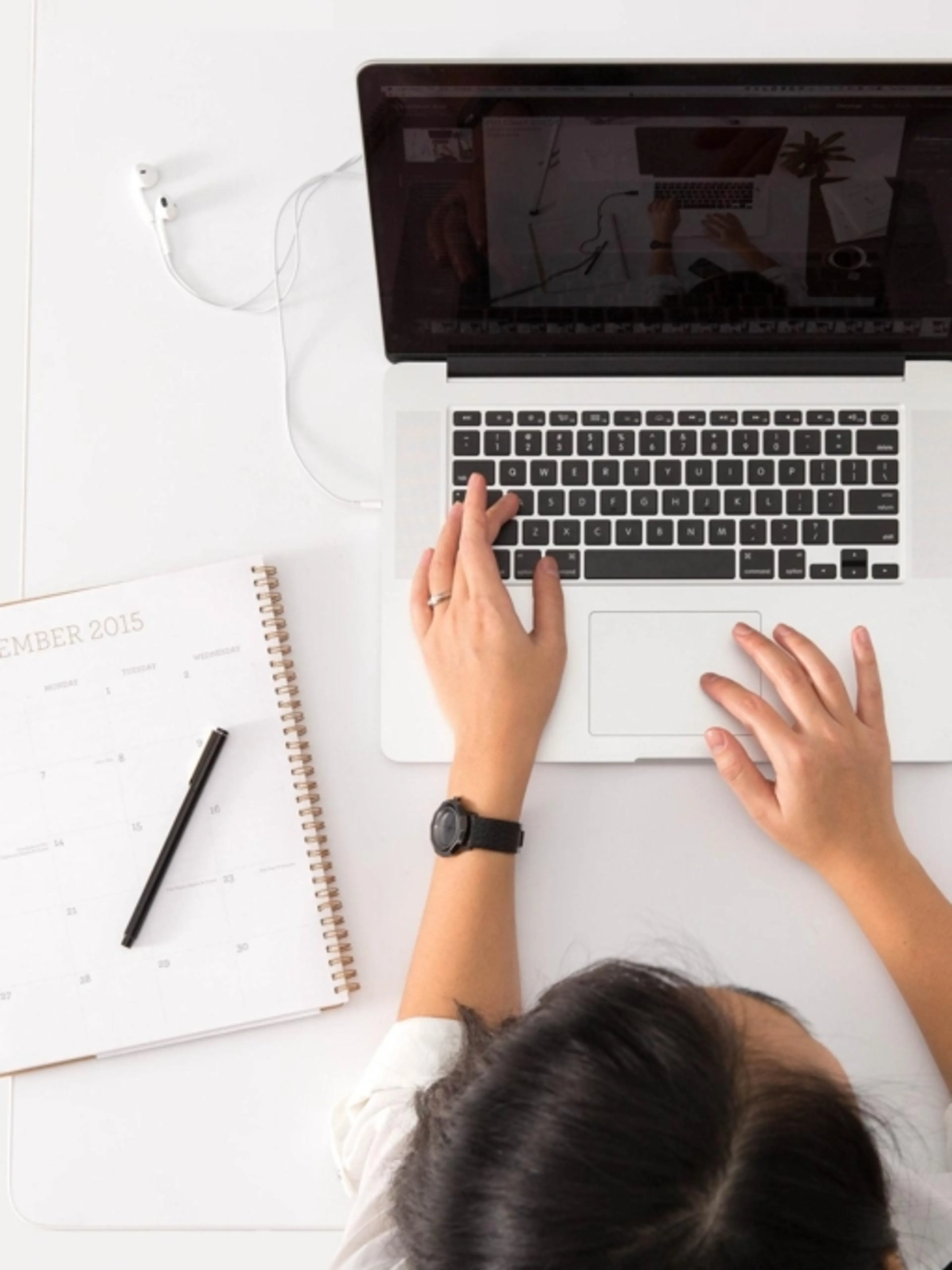 Lancez votre site web dès aujourd'hui, formation complète avec WordPress & Divi, nom de domaine et hébergement offerts la première année !