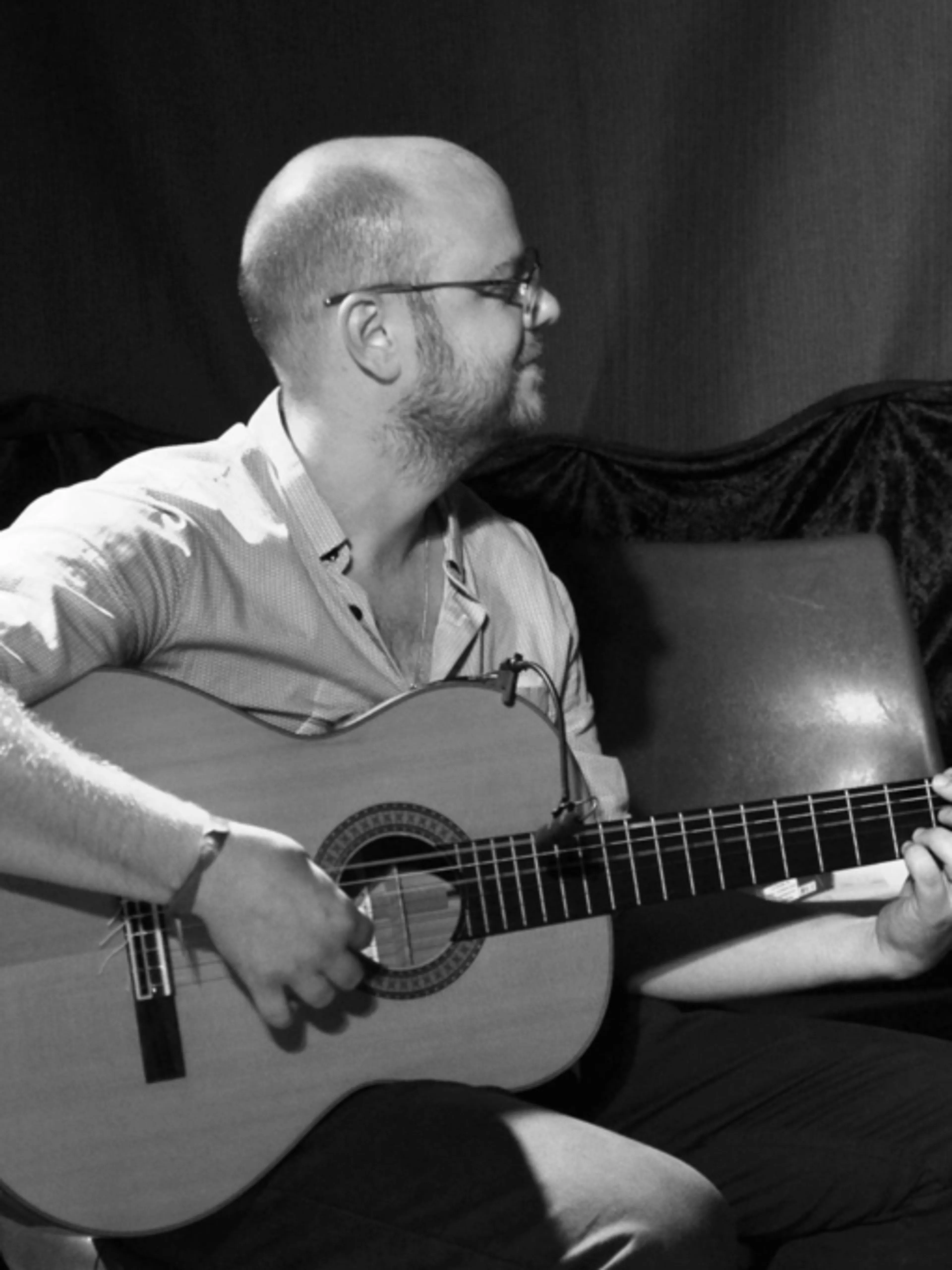 Maîtrisez la Guitare Flamenca avec un Pro (20 ans d'exp.)