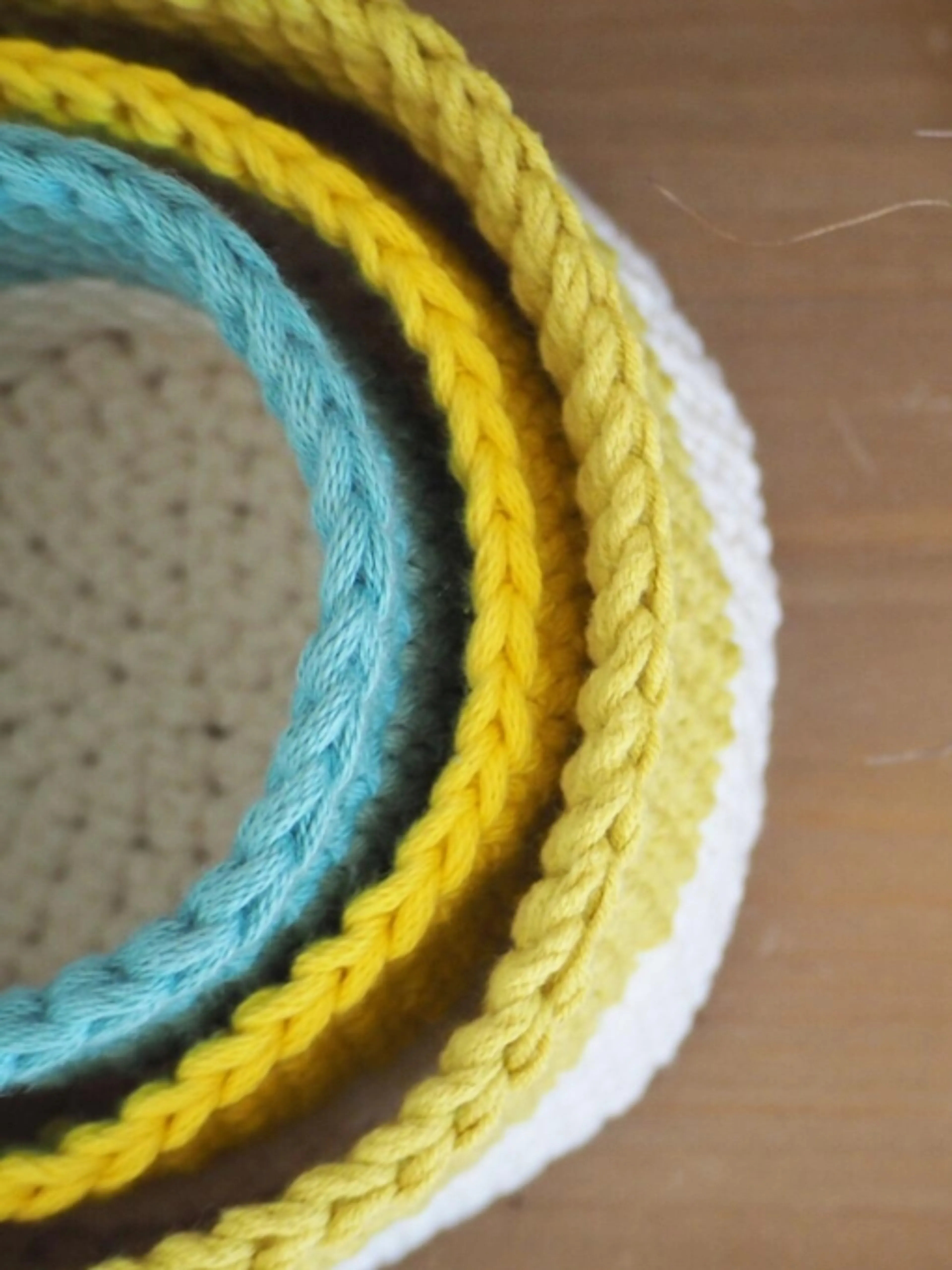 Image de présentation pour l'offre Les bases du crochet en rond : apprenez à crocheter une corbeille par Caro Tricote