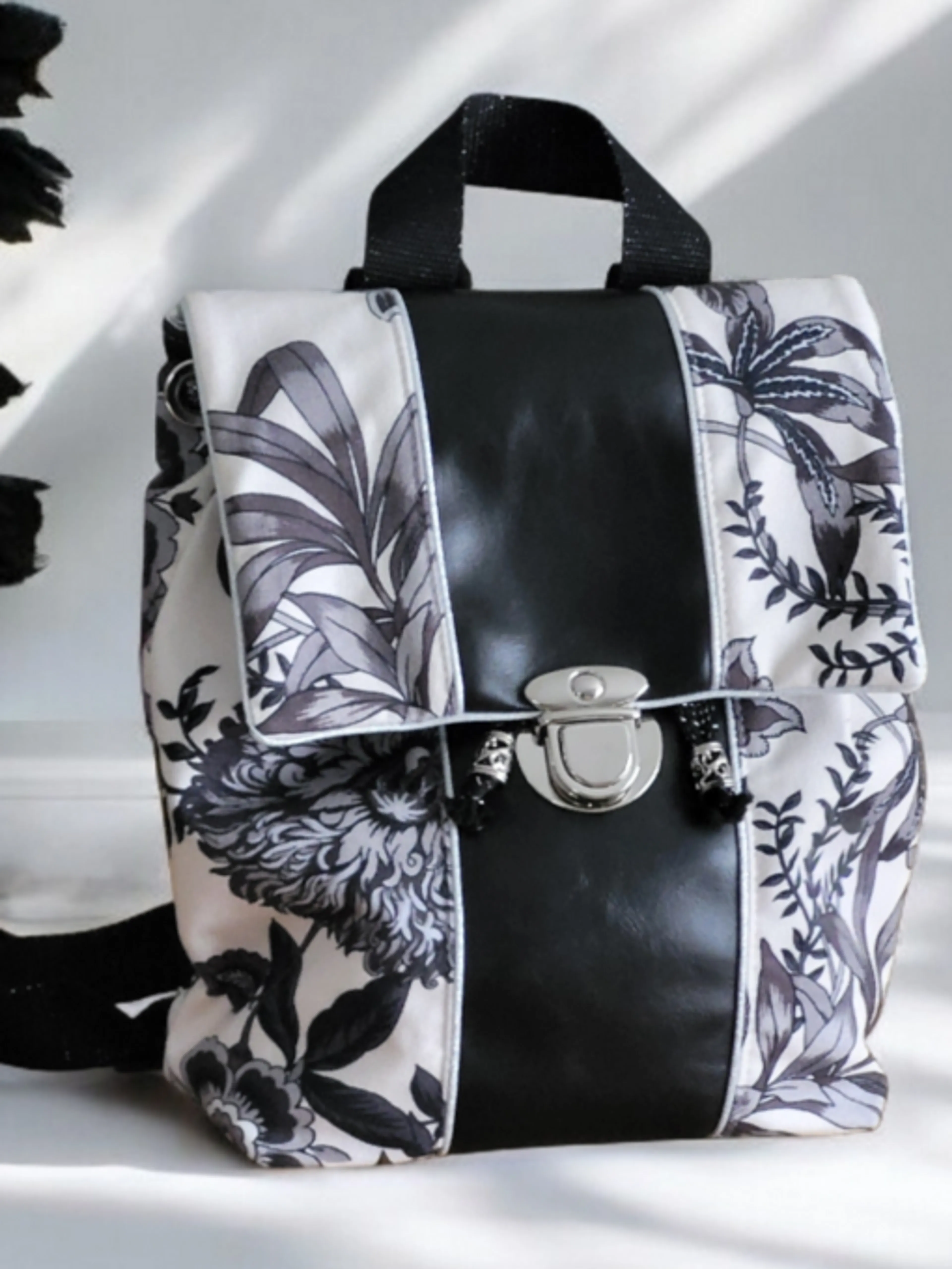 Image de présentation pour l'offre MASTERCLASS COUTURE Cousez votre sac à dos "Colorful"! par Hélène