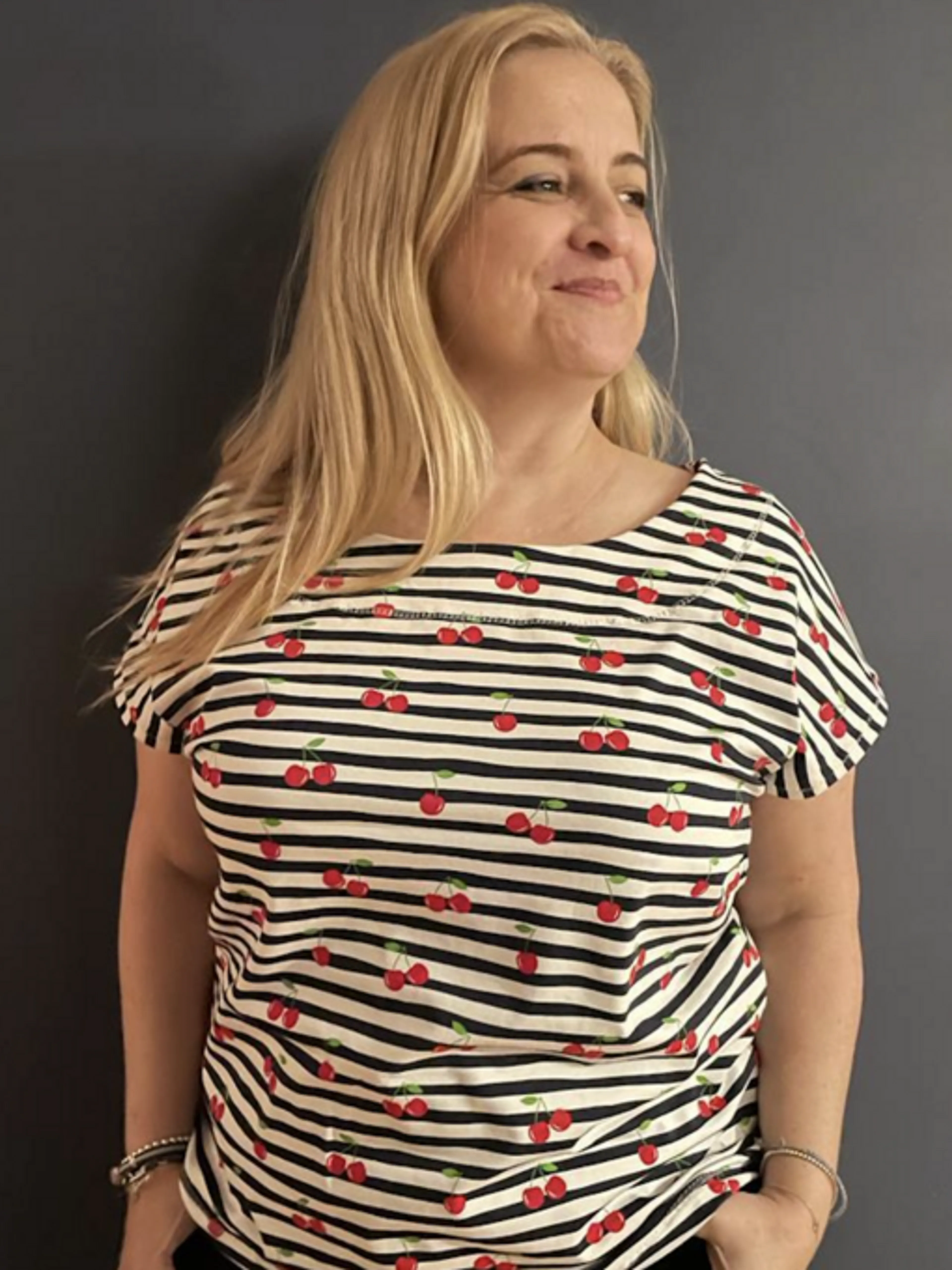 Image de présentation pour l'offre 🧵 Offre Spéciale Couture : Apprendre à Coudre des Pièces Utiles et Stylées – Sans Surjeteuse ! par Viny DIY