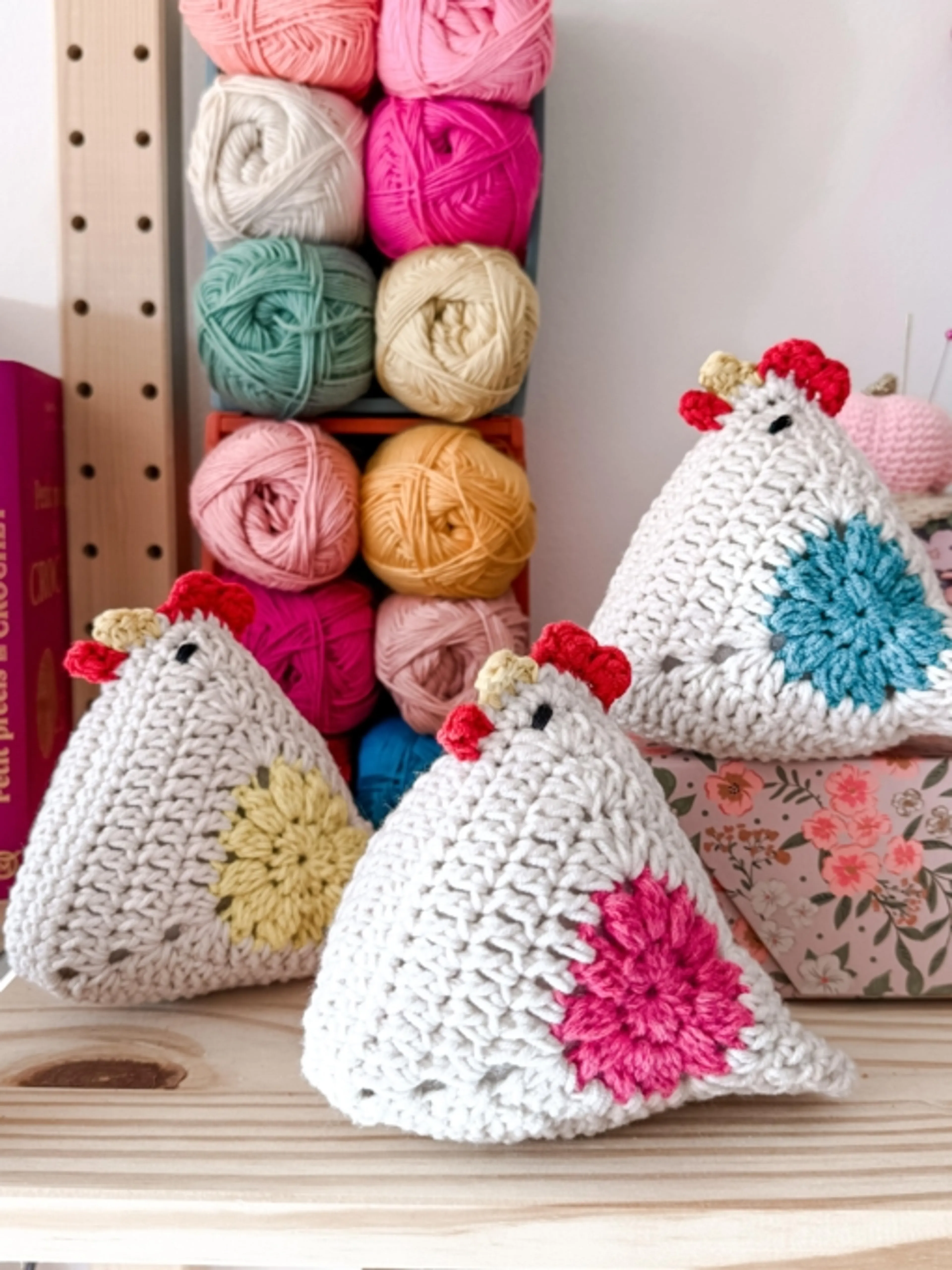 Image de présentation pour l'offre Créez votre poule de Pâques au crochet - Masterclass facile et rapide! par Caro Tricote