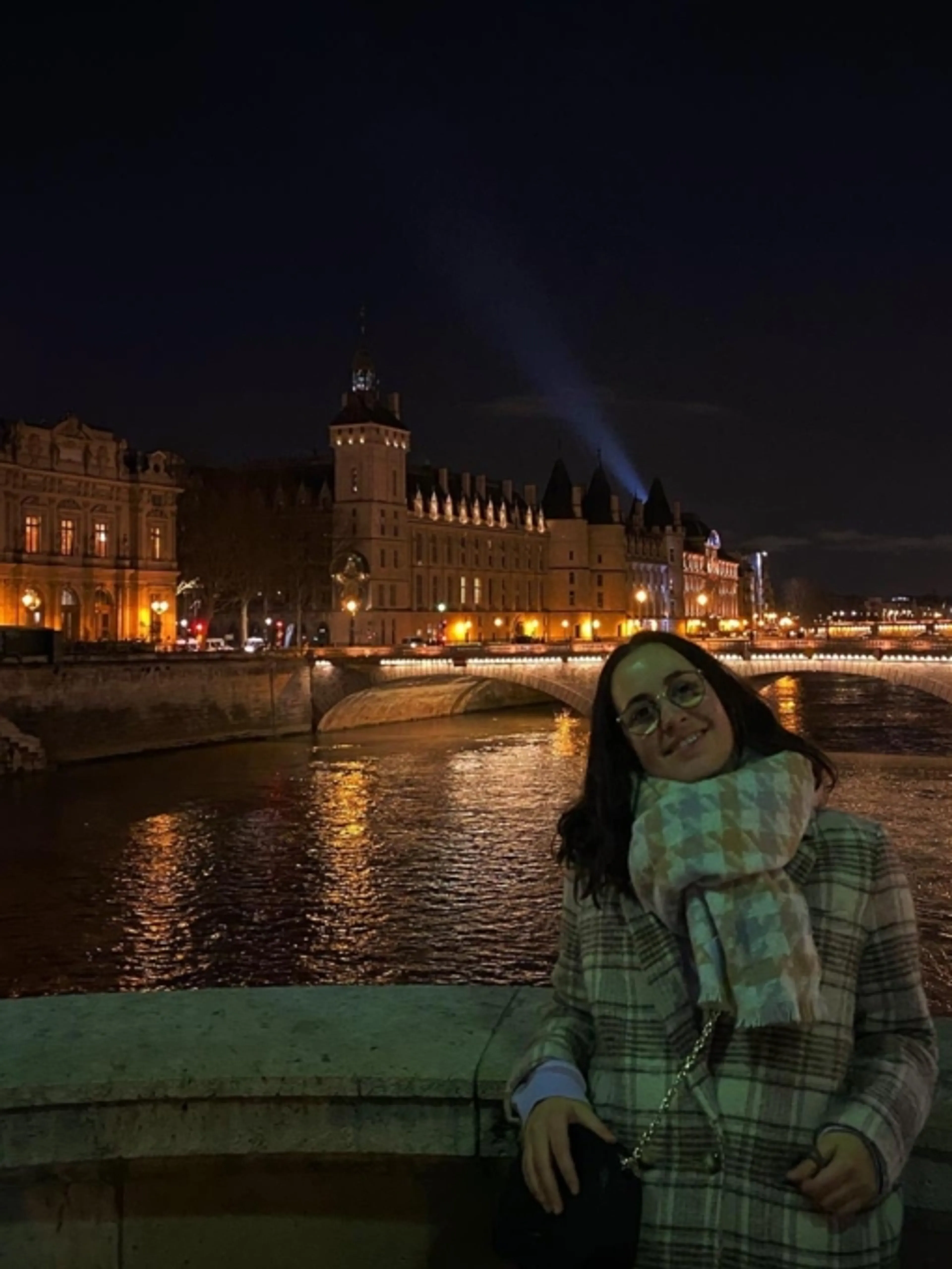 Image de présentation pour l'offre Cours de Français pour niveau jusqu’au collège (3ème) par Kenza