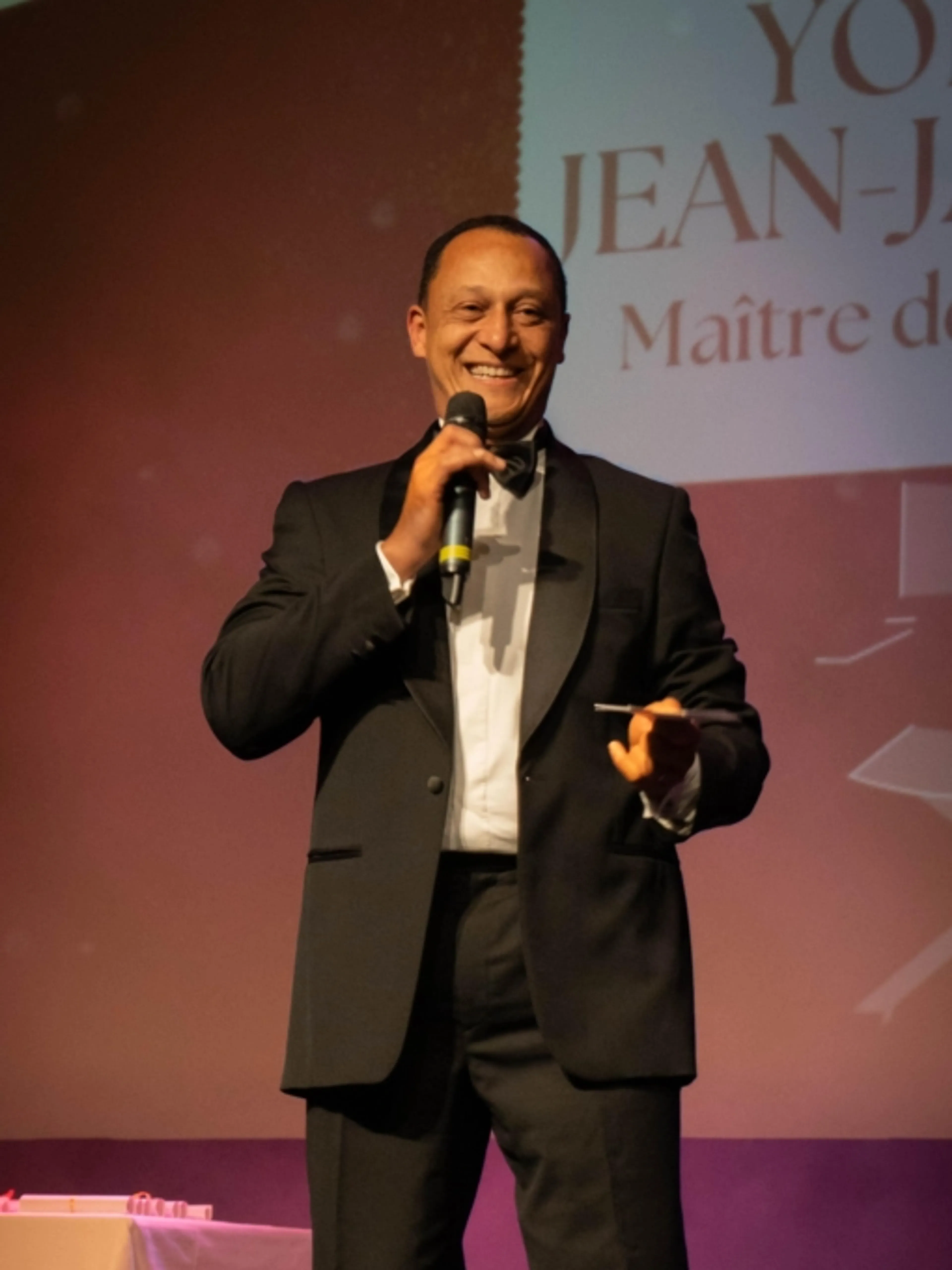 Image de présentation pour l'offre Maîtrisez la Scène : Impact, Émotions & Présence - Masterclass par Jean-Jacques