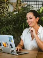 Pauline vous présente ses services sur la plateforme Wooskill.