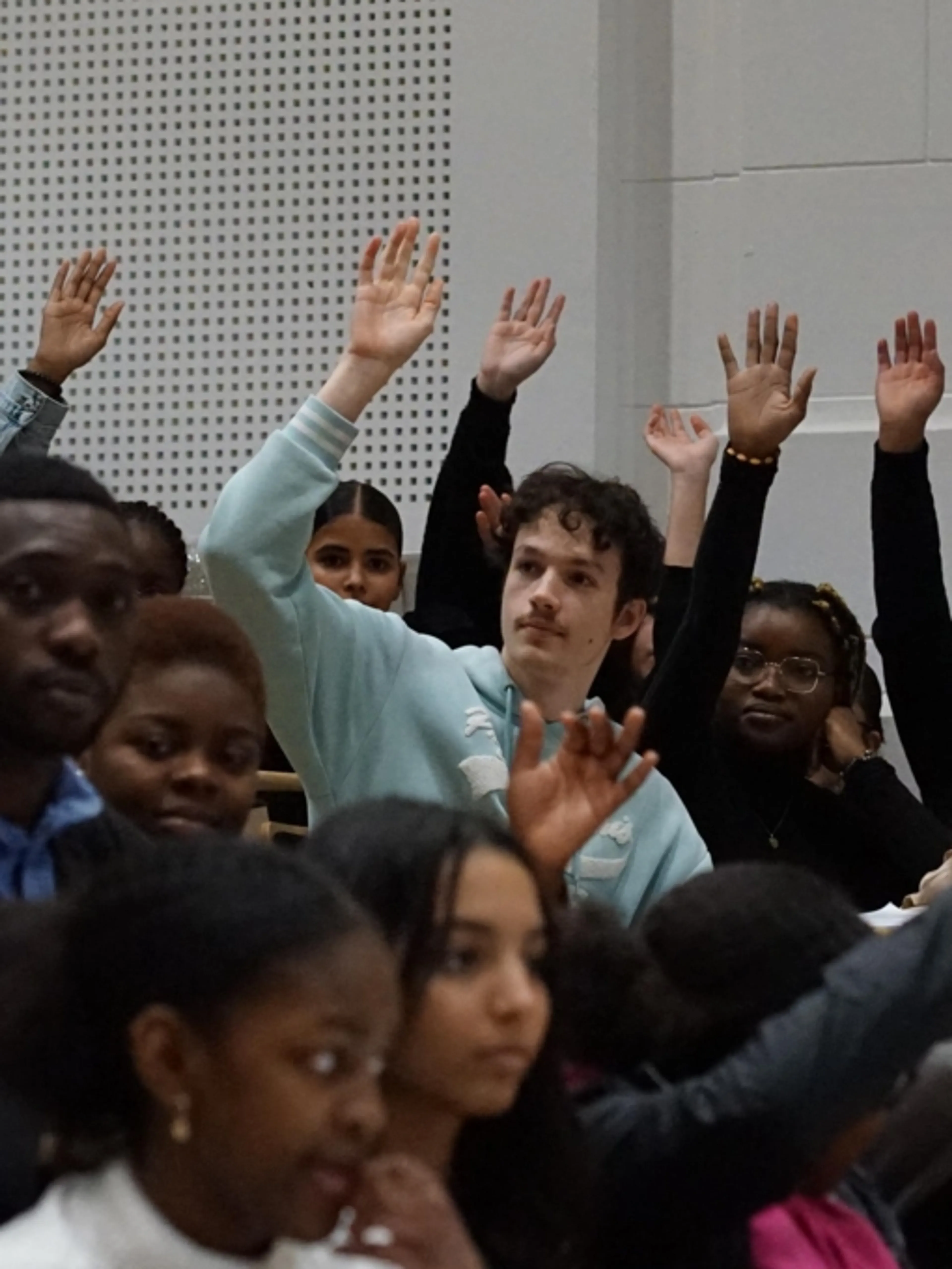 Image de présentation pour l'offre [PREPARATION A L'ORAL DU BREVET]
Les clés pour briller à l'oral du DNB  : posture, oralité, gestion du stress. Décryptage du barèmes et des prérequis. par Sacha
