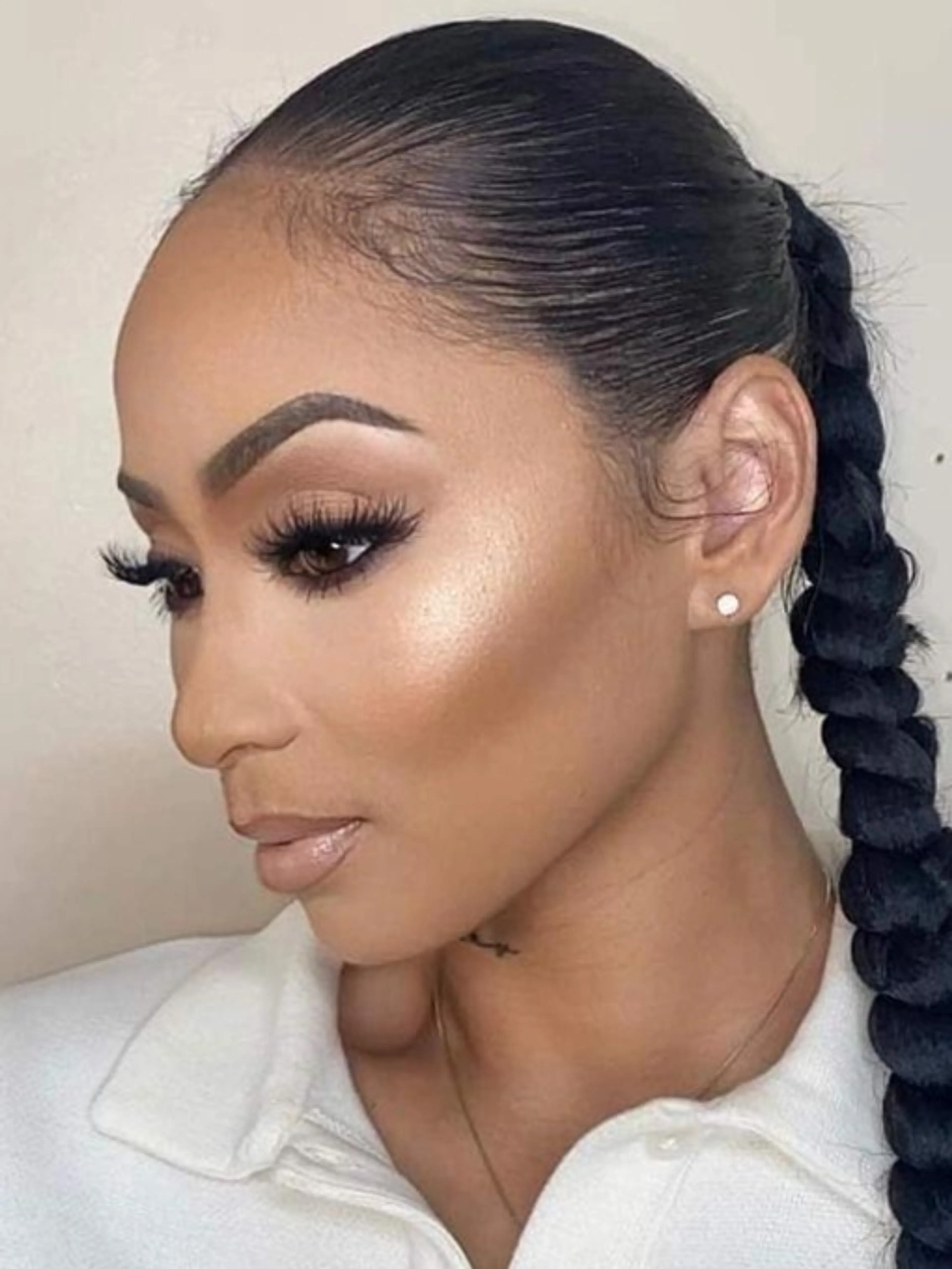 Image de présentation pour l'offre Cours de maquillage : apprendre les gestes des pro par Beautefa