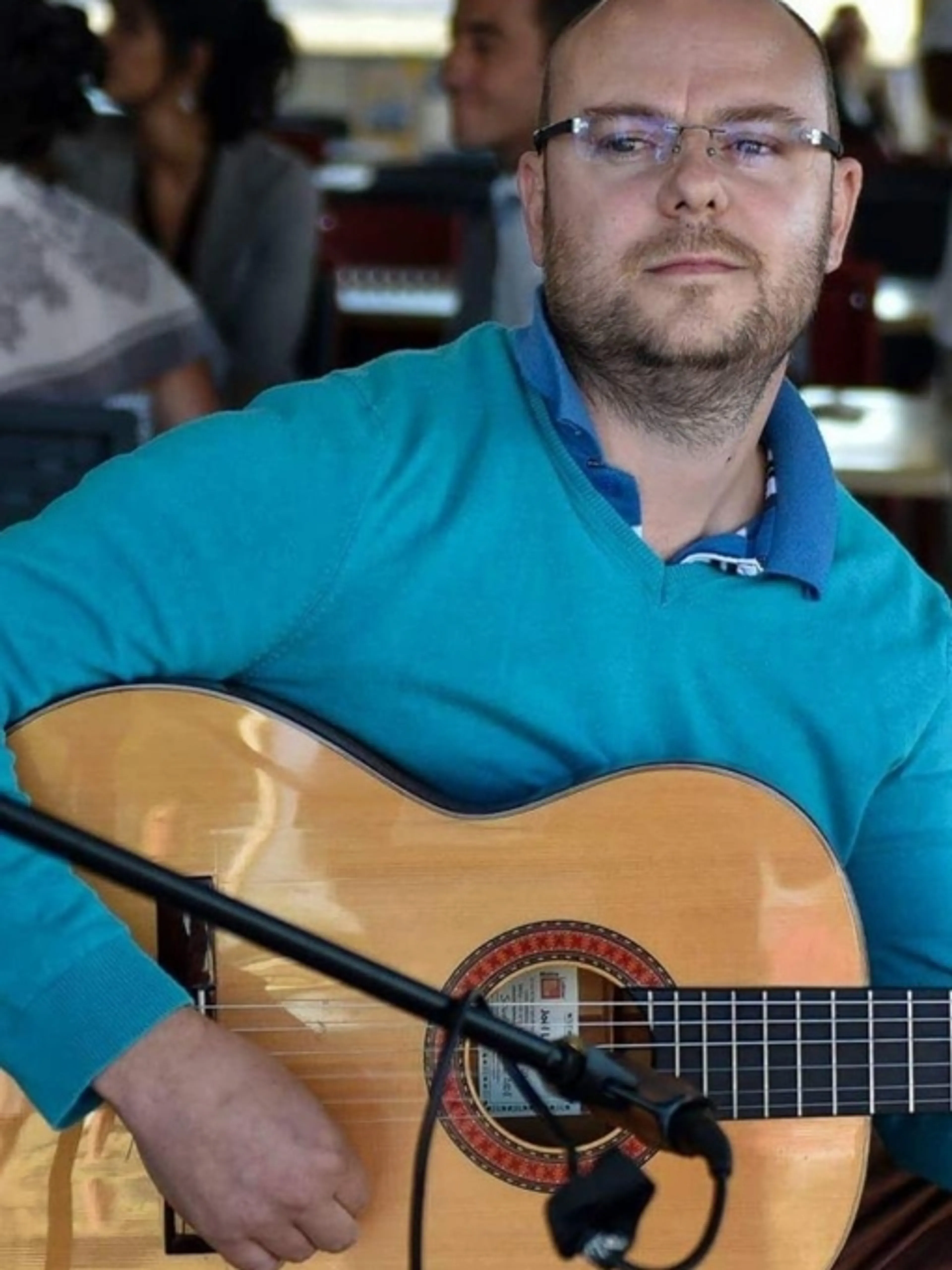 Cours de guitare sur-mesure pour enfin progresser sérieusement à la guitare !
