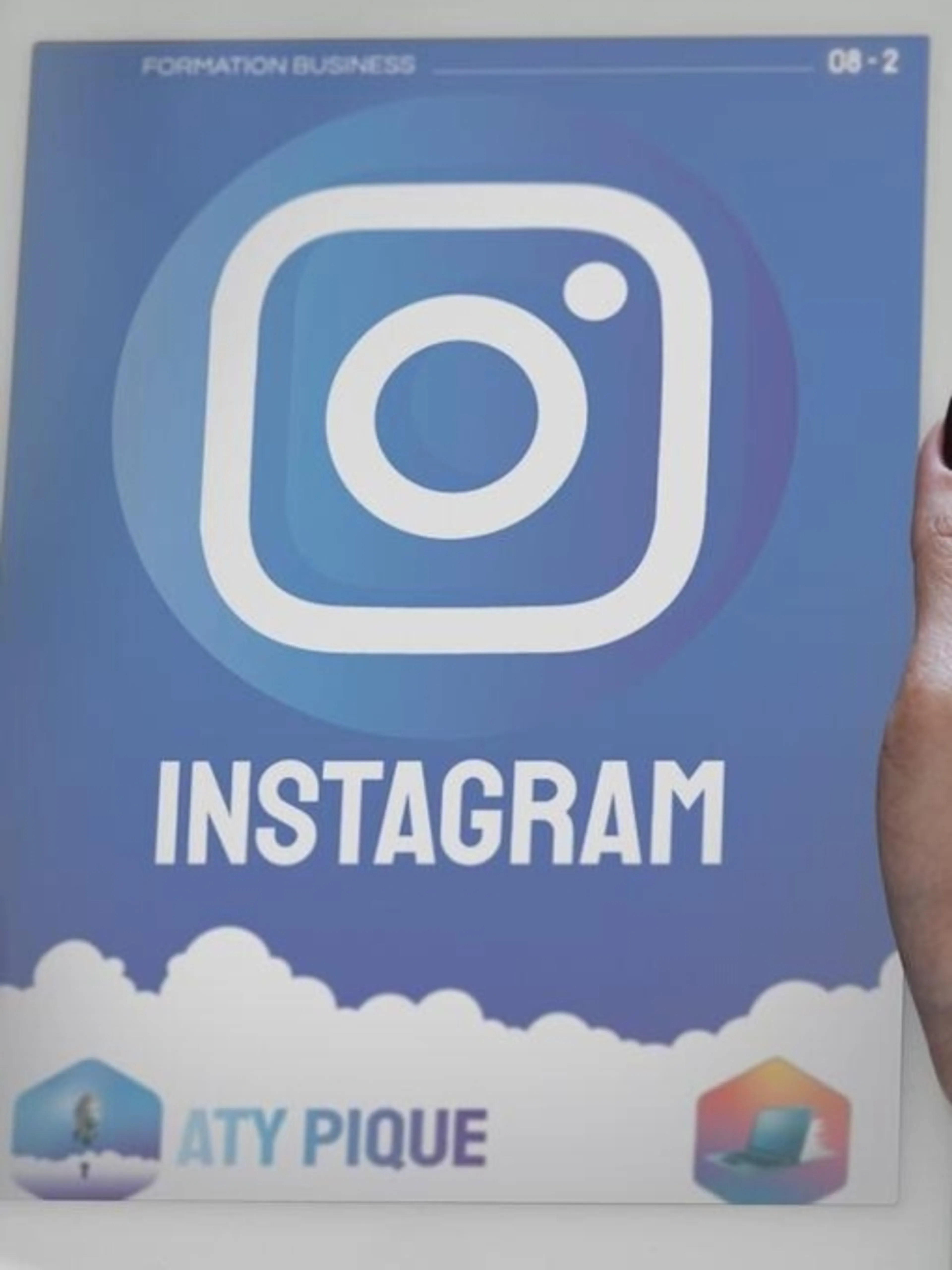 Image de présentation pour l'offre Formation Instagram et Instagram Ads par Aty'pique