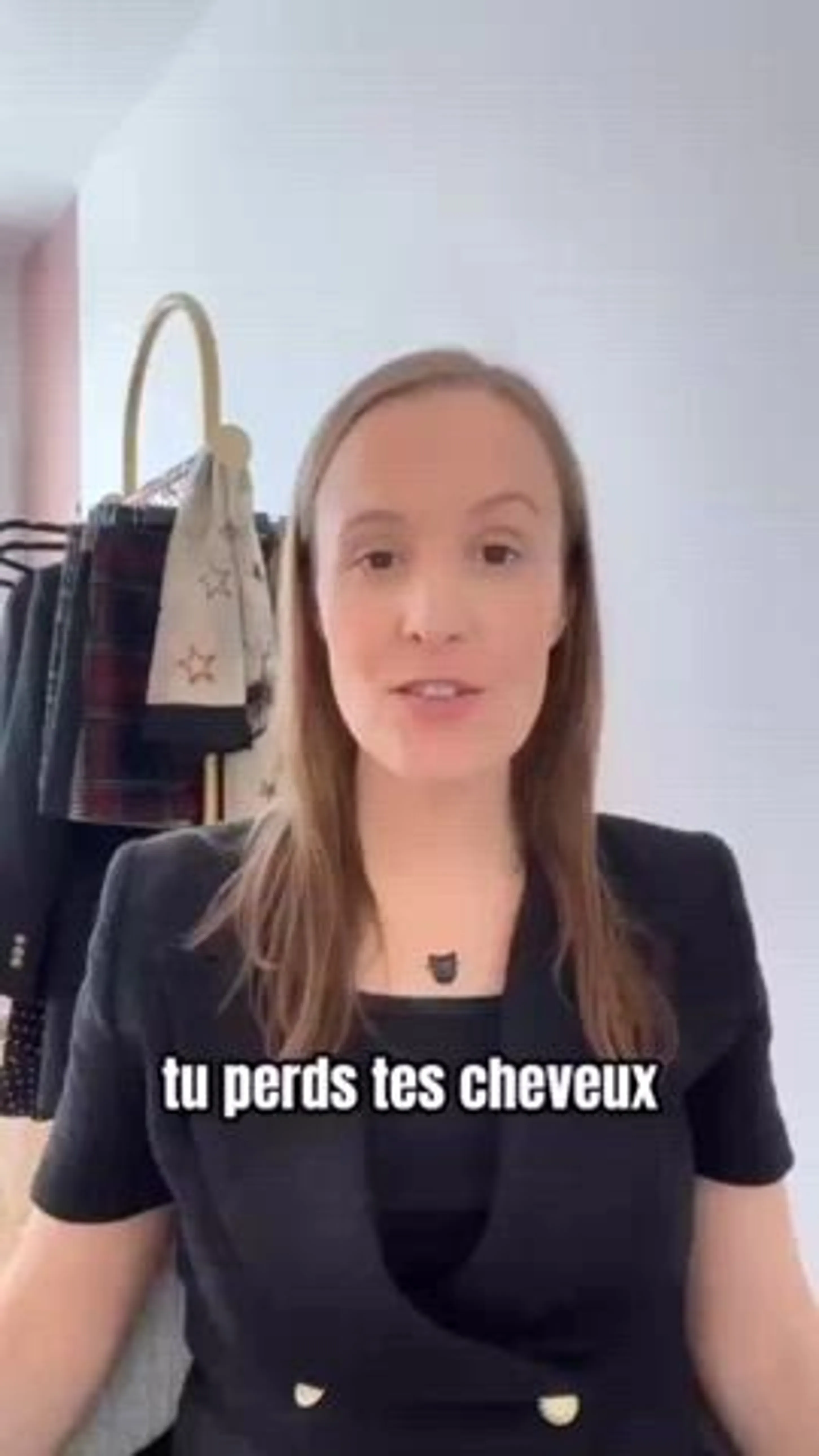 Image de présentation pour l'offre Chute de cheveux intense : Que faire ? Est-ce une alopécie androgénétique ? par Chloé Simone