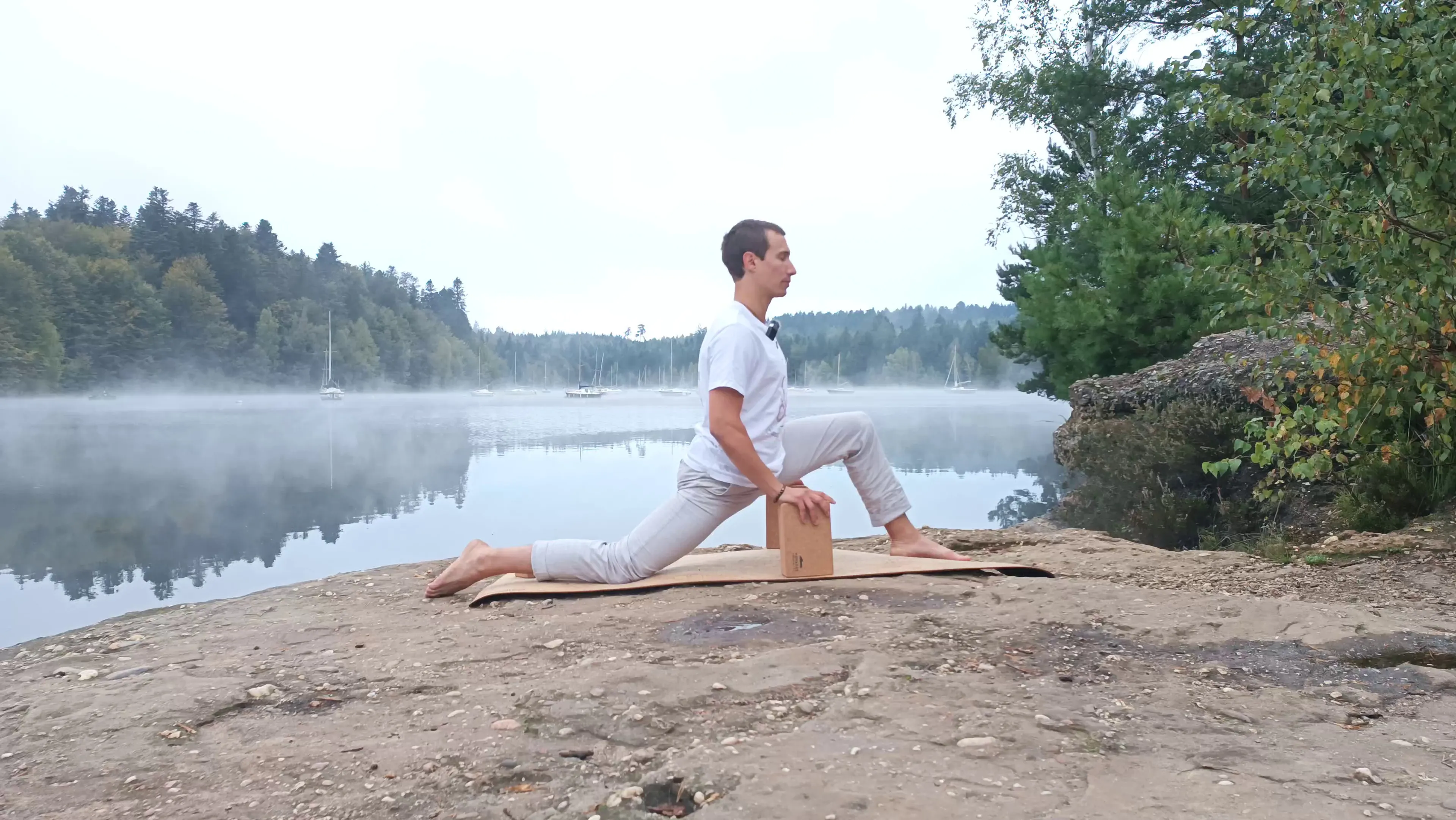 La base des étirements (Yin Yoga, spécial relâchement et assouplissement jambes) (version courte). Utile également pour de la récupération musculaire.