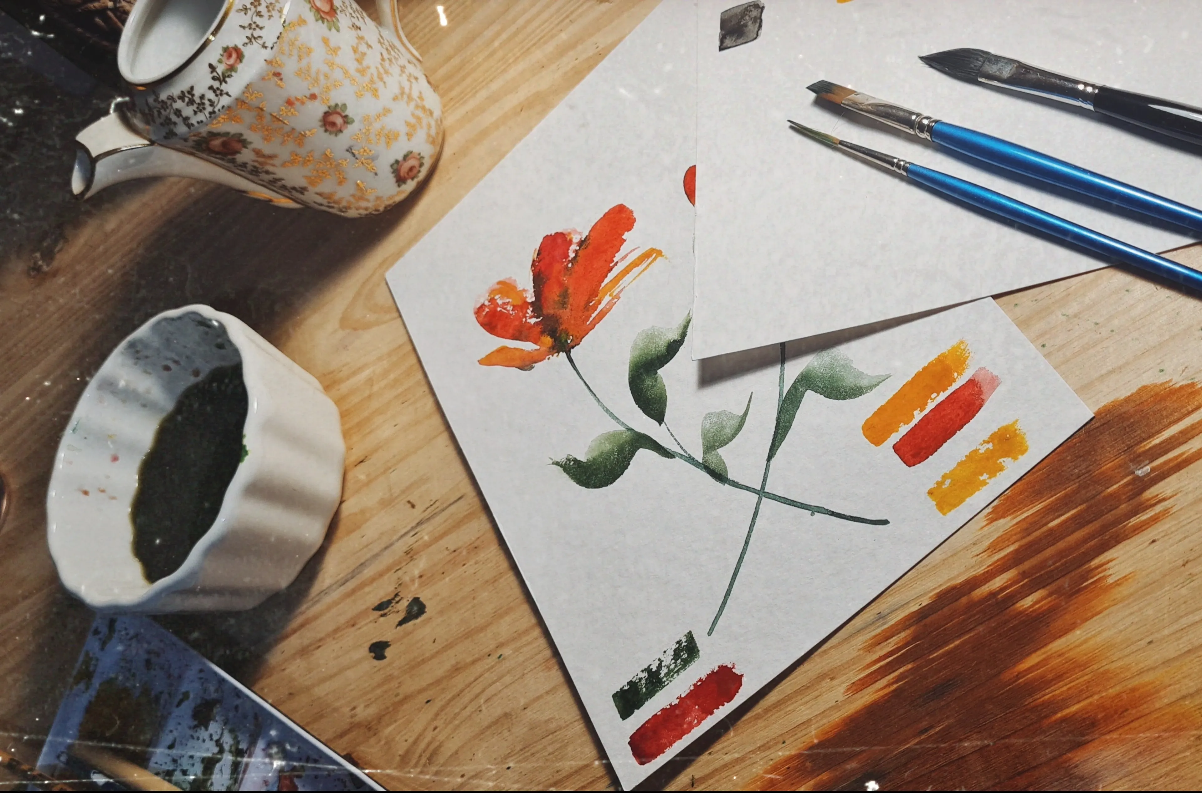 Fleur et feuilles simples facile et rapide, à l'aquarelle, pour débutant et autres niveaux